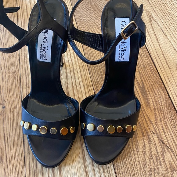 Woman’s black leather heeled sandals - Picture 5 of 6